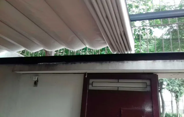 Abra quando quiser, proteja quando precisar: entenda a versatilidade do toldo retrátil