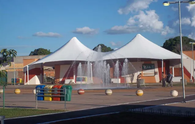 Cobertura tensionada para áreas comerciais, eventos e espaços de grande circulação
