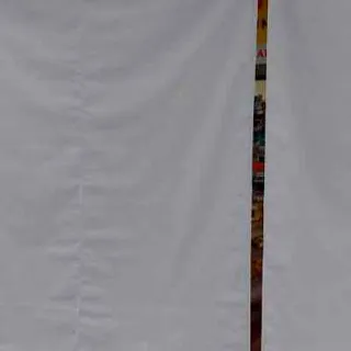 Como o toldo cortina ajuda a proteger áreas externas contra sol e chuva lateral