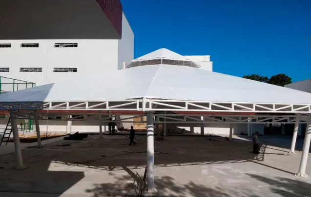 Quando o toldo fixo é mais indicado do que um modelo retrátil
