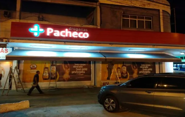 Toldo articulado manual ou motorizado: entenda as diferenças antes de escolher